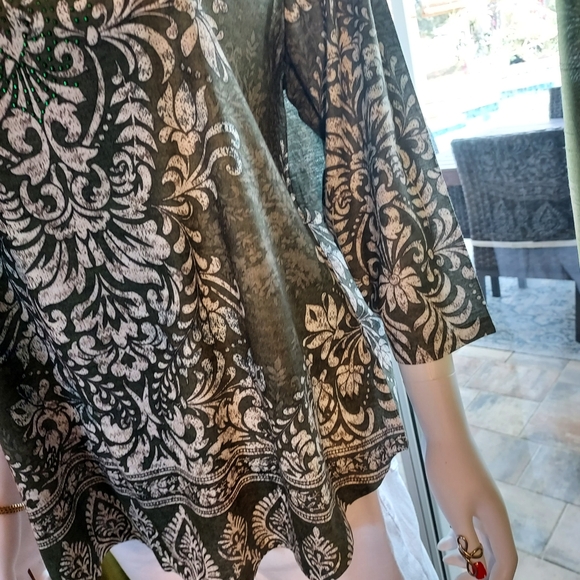 One World Bohemian Tunic Top. NWOT. - Picture 5 of 11